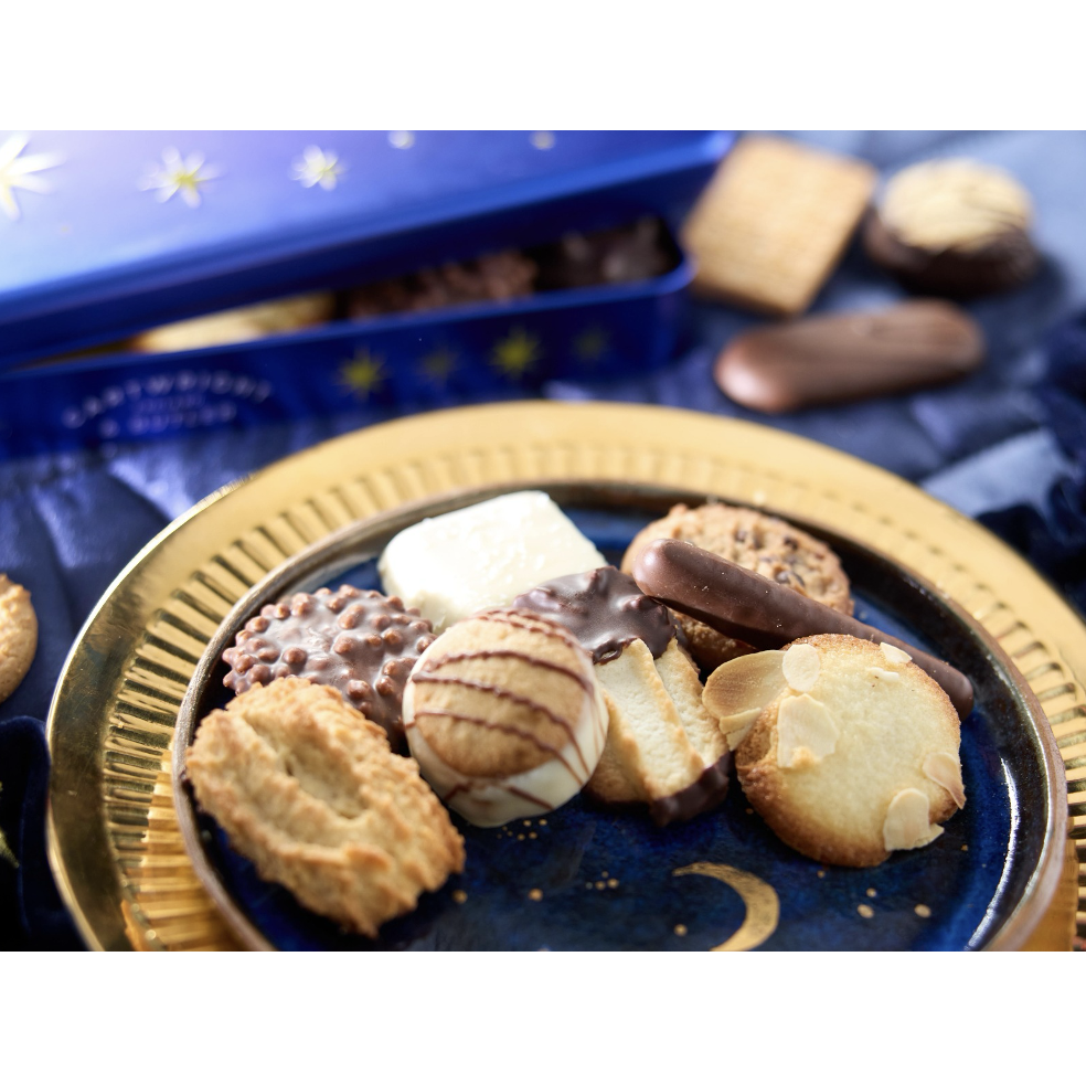Night Before Christmas Luxury Chocolate Biscuit Assortment Tin
