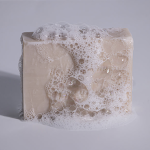 moogoo-hydrating-buttermilk-cleansing-bar-130g-2-2