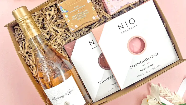 Ready made gift boxes and hampers UK perfect for thoughtful gifting.