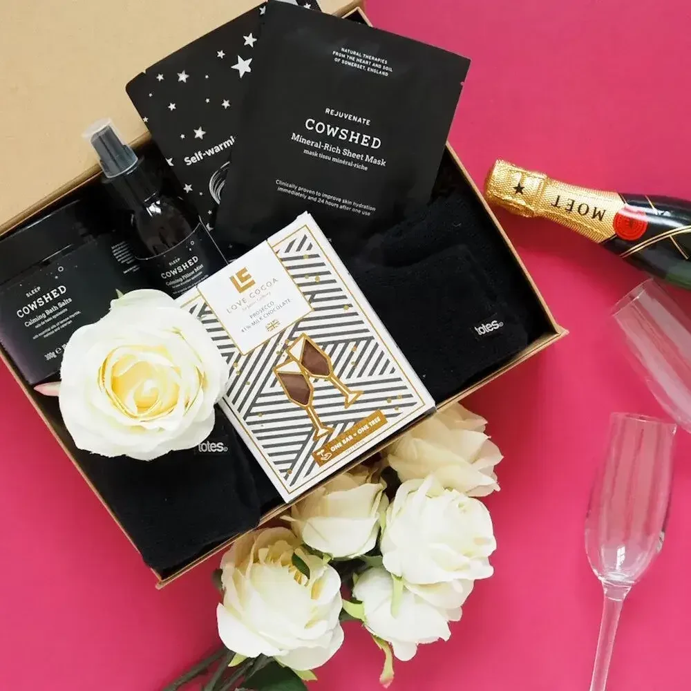 Luxury gift boxes for her UK including pamper treats and thoughtful gifts.