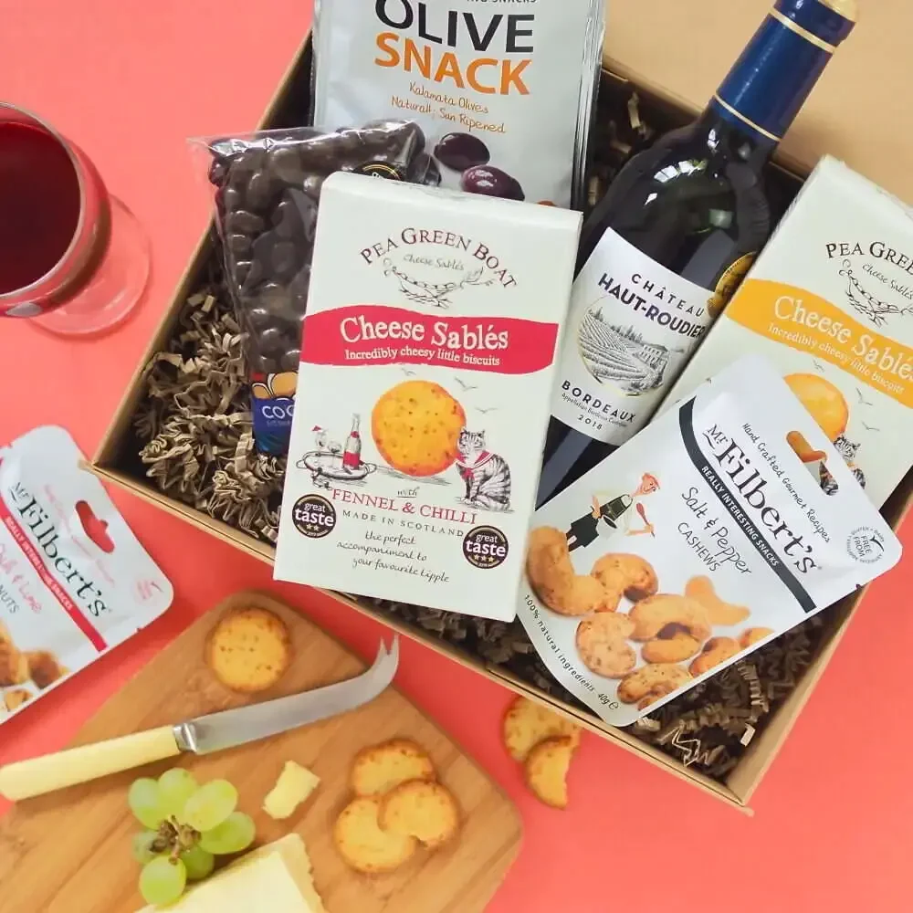 food-and-drink-hamper-uk-snacks