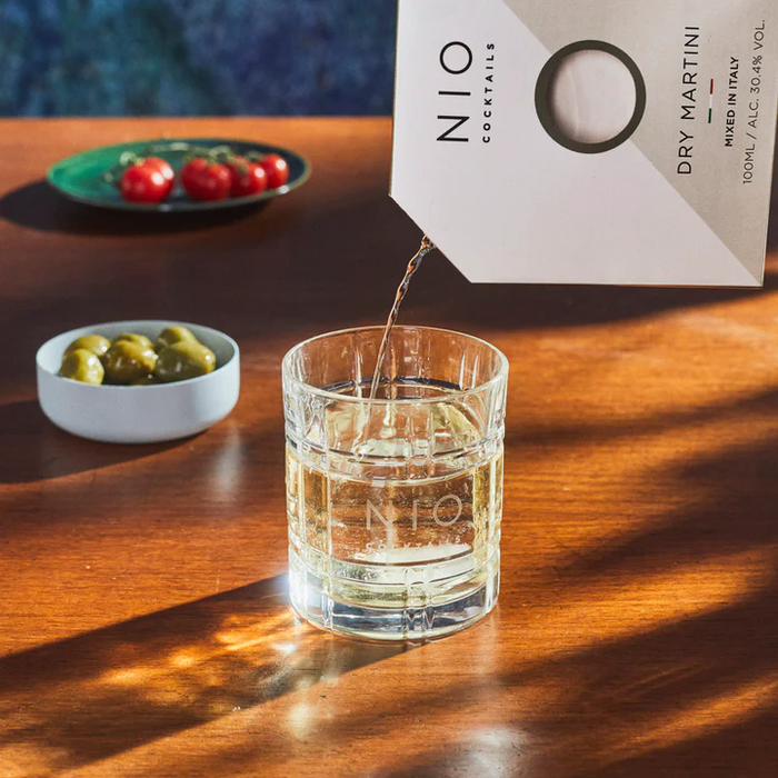 NIO Expertly Crafted Cocktails - Dry Martini