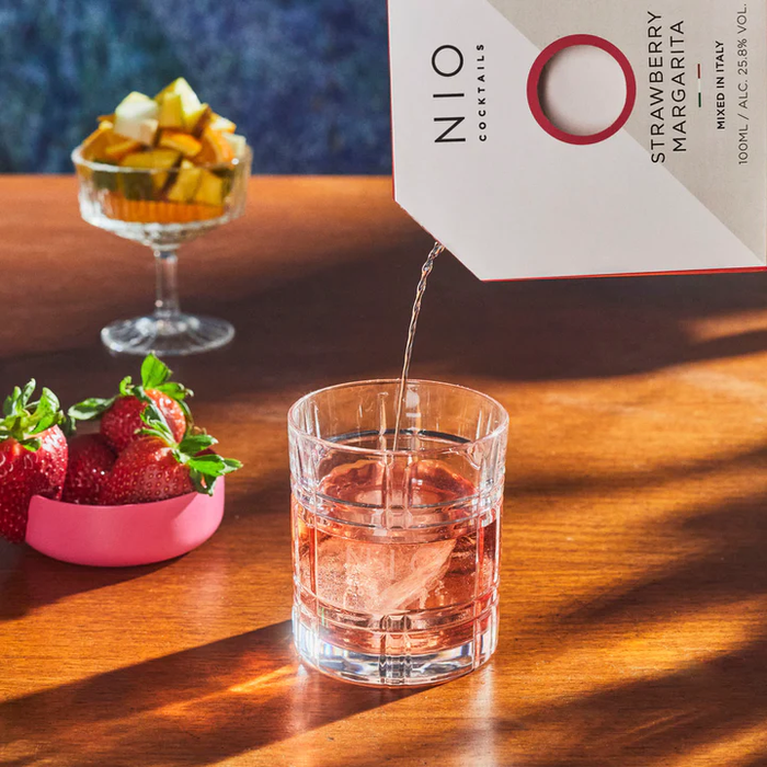 NIO Expertly Crafted Cocktails - Strawberry Margarita